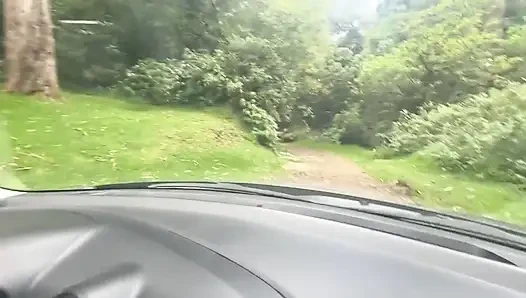 Deri ceketlerimizi sürtmeyi ve eğlenirken giymeyi çok seviyoruz