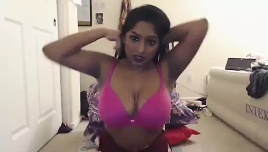 Hint tatlı kız priya alexis ile doğal 36dd memeler