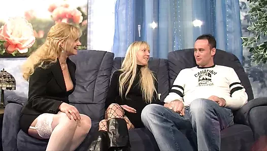 Simone da yarağını emmek istiyor #9- Almanca konuşuluyor