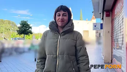 Nora Martin için harika bir sahnede halka açık çıplaklık ve çok eğlenceli!