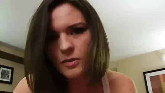 Bu busty kız bir orospu gibi becerdin alır