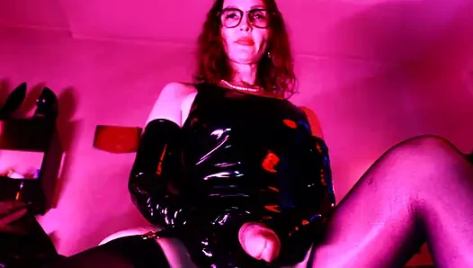 Vinil topuklu kadın egemenliği solo sahibe eva lateks tanrıça