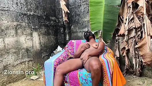 Afrikalı Sıcak Havada açık Havada Ateşli Sikişiyor