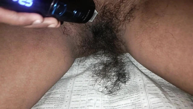 Remove The Pussy Hair of My Girl friend , Trimmed Pussy Hair