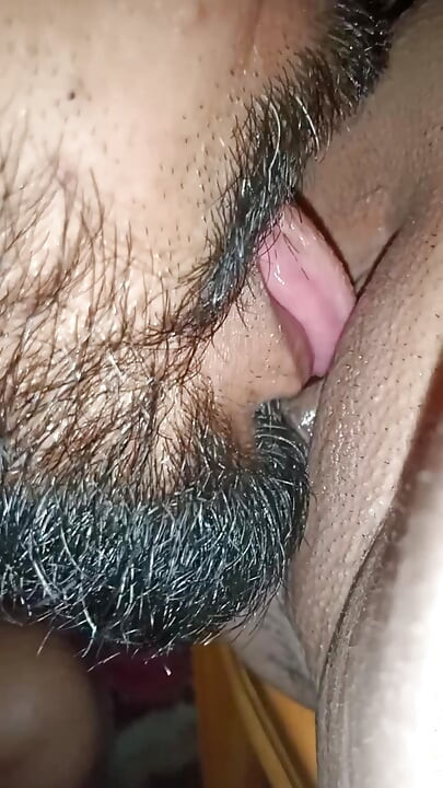 Hintli anne ki choot ka paani