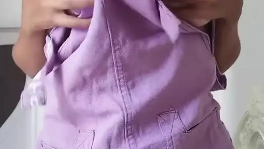 sevimli bir romper soyunma