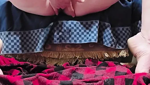 Tek başına ıslak amcık fışkırtıyor