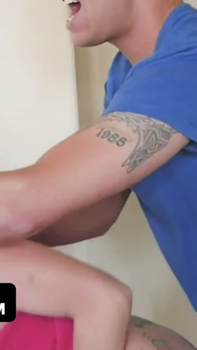 Teamskeet - horozlar için doyumsuz bir özlemle sıcak hatunlar aile birleşimini mahvetti | Klip 2