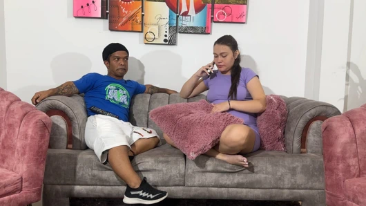 Hamile baldızımı üzgün görüyorum ve üvey erkek kardeşimin ona sadakatsiz olduğunu söylüyor ve intikam almaktan vazgeçiyor büyük penisimi amına sokmamı istiyor.