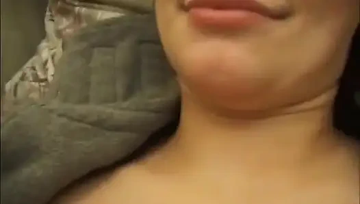 Seksi amatör kızıl saçlı parmaklanıyor