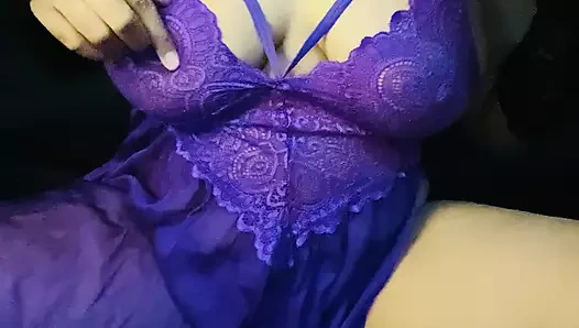 Hintli kızın amcığını ovuyor