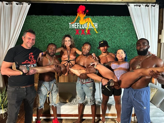 Fragman - doyumsuz karla ve 6 adamla İspanyol barbie ile çifte penetrasyon grup seks