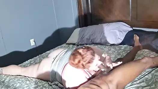 Her yerde o gırtlağına iyi boşalıyor