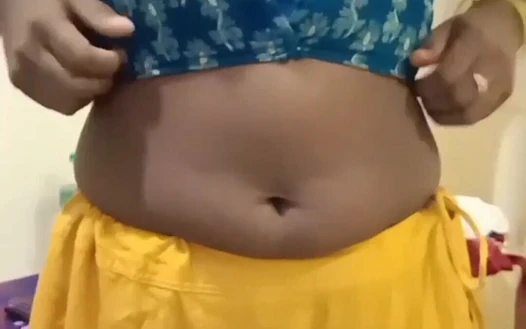 Hintli tamil evli kadın otelde pembe sutyenli sari navel showuyla azdırıyor! Indianhotwifex