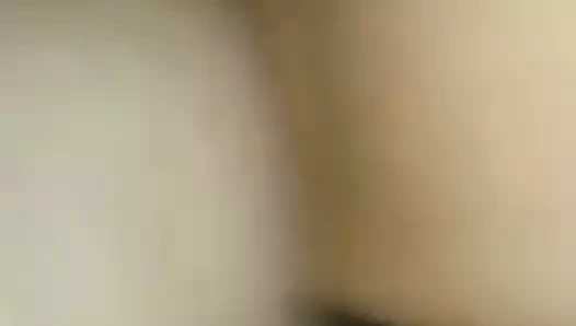 kadin  takmis  takma yaragi  erkelere ozeniyor sikis guze