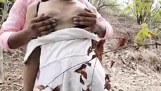 Hintli kız tarlada seks yapıyor