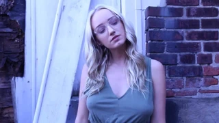 Seksi asmr artist sıcak elbise sütyen yok