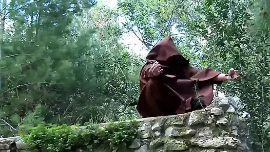 Cristal Bardzo çekinmeyen sarışın kadın amcığını alıyor