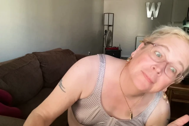 Tiffany trans orta yaşlı seksi kadın 54
