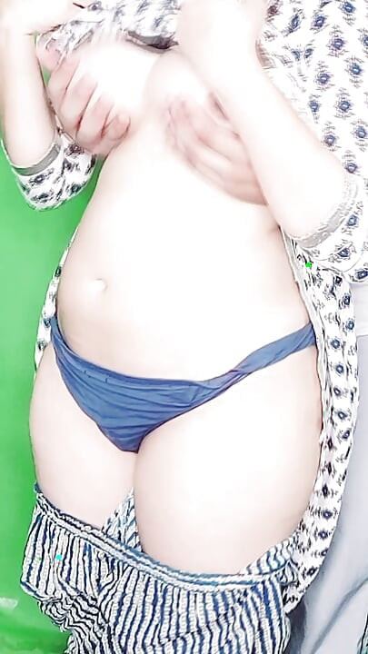 Meri step choti bhen aur meri malish se chudae tak ki baat