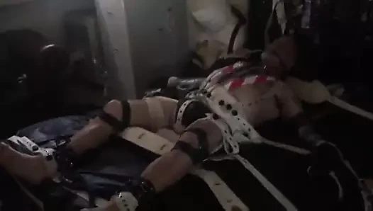 Patronumu esaret altında sikiyorum