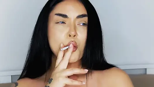 Madrasta fuma antes de arruinar você