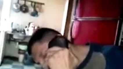 uno  mis esclavos a mis pies