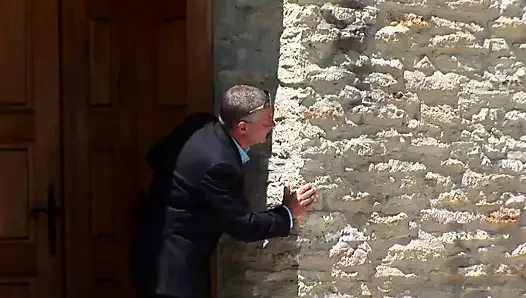 1 genç kedi için 2 musluklar