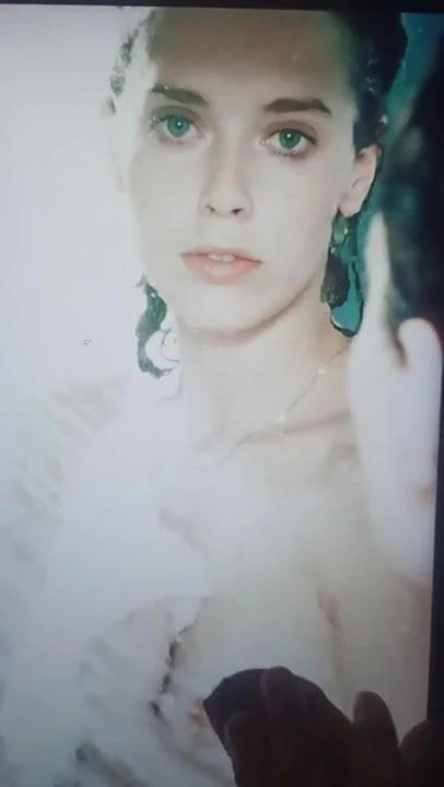 Sylvia kristel (emmanuelle) haraç üzerine boşalmak
