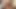 Asyalı orta yaşlı seksi kadın dizlerinin üstüne çöküyor ve beyaz bir adamı emiyor ve sikiliyor