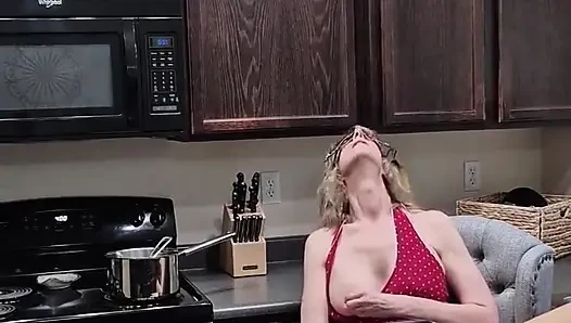 Seksi akşam yemeği hazırlığı