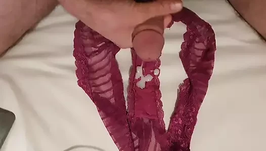 inilti ve sağladım üzerinde pembe külot