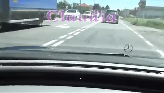 Sonsuz İtalyan istekli sürtükler beni kullanıyor ve acıyarak sikiyor