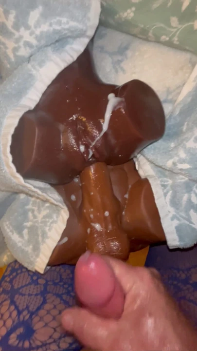 Seks oyuncağı grup seks, taşaklara boşalma | Bölüm 1