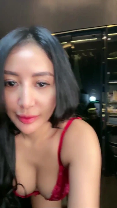 Обязательный для просмотра момент от "Эта индо-девушка хочет большой хуй, кто-нибудь хочет трахнуть ее?"