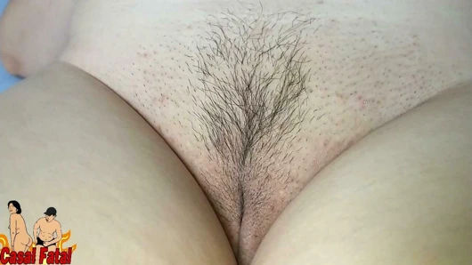 Çıplak bir eşin ayakları