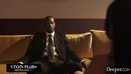 Derin. Büyük zenci yarağına aç küçük gavat sert güç oyununda sert sikilmeyi talep ediyor