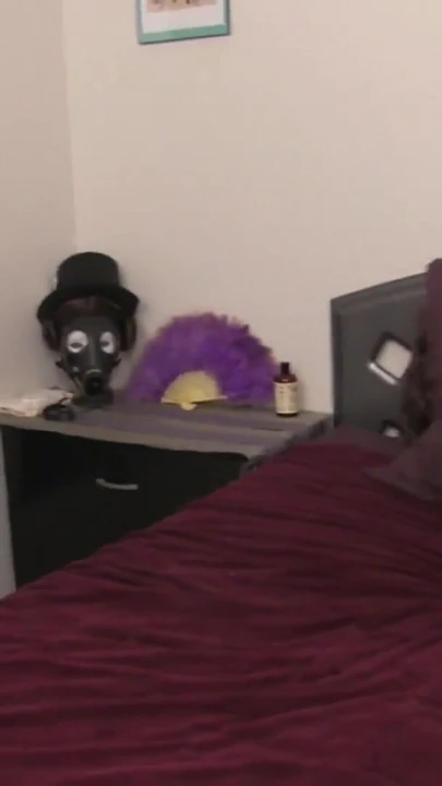 Незабываемый момент от "Daisy Ducati сексуально позирует перед ножницами с Sinn Sage!"