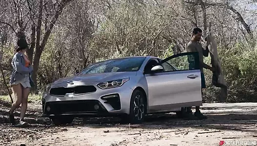 Kamp deneyimi yaşamak istiyorlar ama bunun yerine grup seks yapıyor - dijital oyun alanı