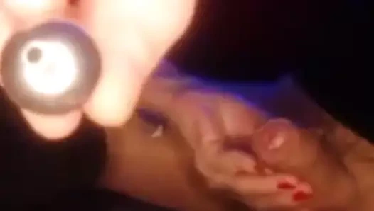 Baştan çıkarıcı çoraplar ve cızırtılı ağda oyunu: baskın itaatkar bir zevk 01