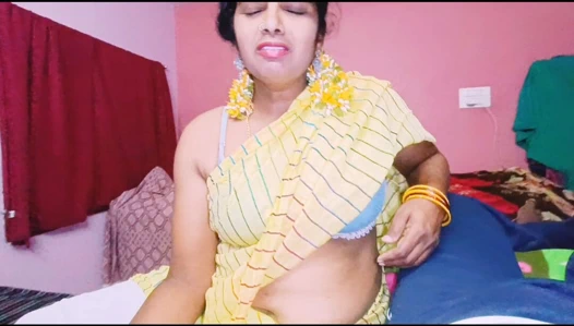 Çaresiz bir yenge kayınbiraderi yardım istedi. Sert sikişiyor Telugu edepsizce konuşuyor.