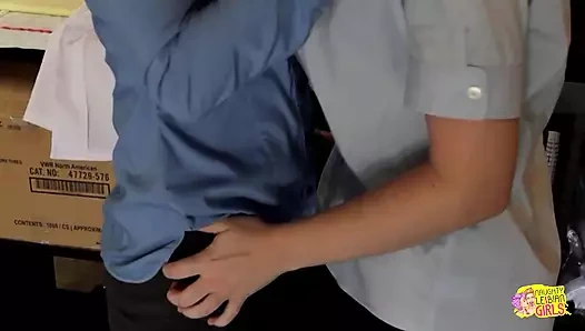 İki ateşli bilim insanı iş yerinde uzun zamandır arzularını paylaşıyor