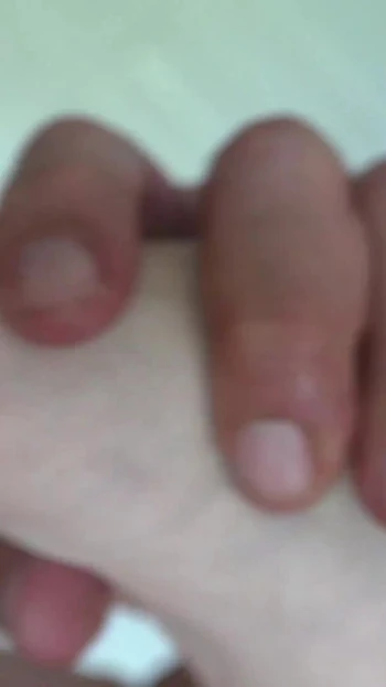 Худенькая тинка Riley Star кончает на твоем члене