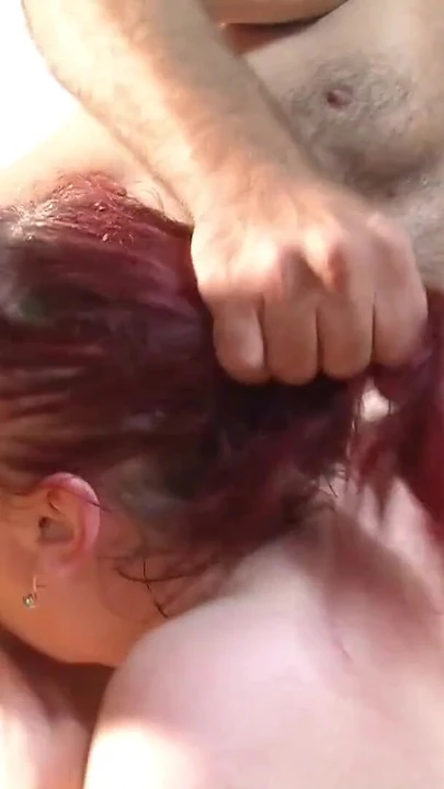 Ключевой момент из "Немецкий дедушка и внук трахают рыжую зрелую в тройничке"