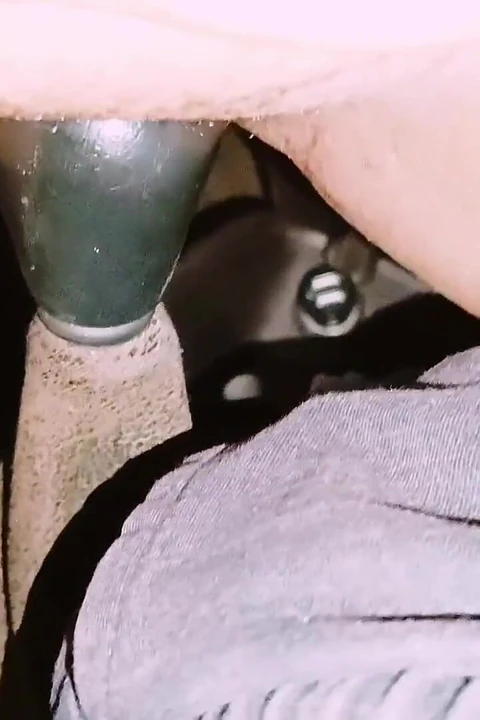 Индийский сводный семьянин, неверная жена трахает падчерицу на улице