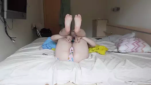 Bir öğrencinin nazik ayakları - furiyssh