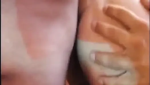 Sarışın Sürtük Büyük Zenci Yarağı Tarafından Götünü Parçalıyor