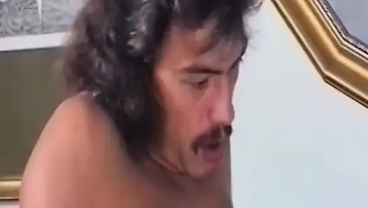 Almanya'dan bu hatun iki nasıl memnun etmeyi biliyor