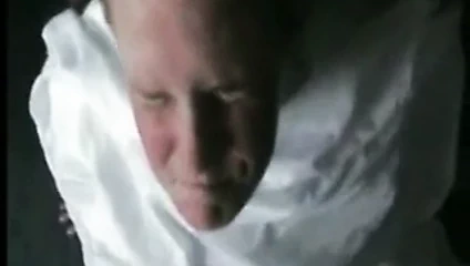 Genç sarışın yüze boşalmanın en büyük hayranı değil