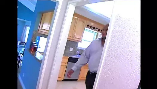 Koyu et beyaz bir muamele görür - cilt. #01